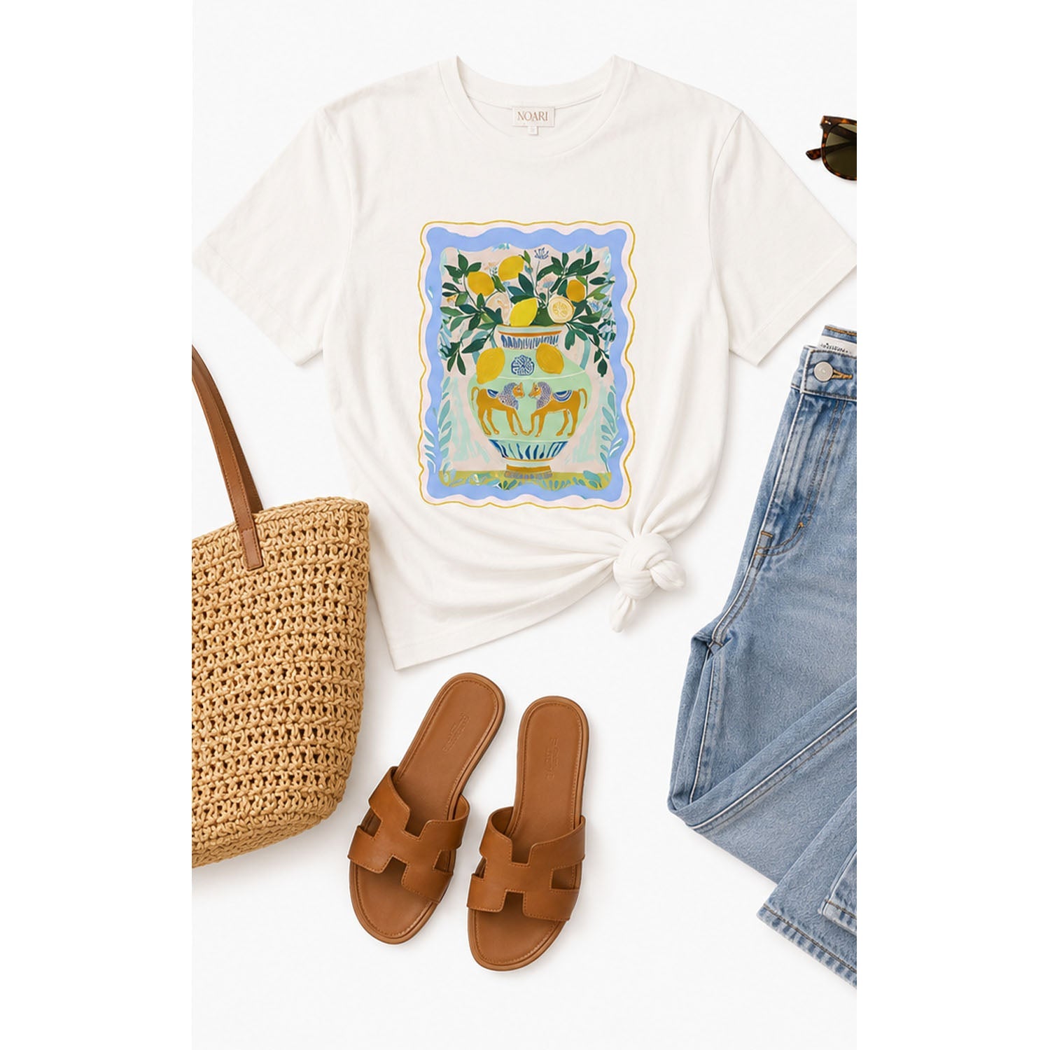 TShirt - Vase Lions & Lemons - White
